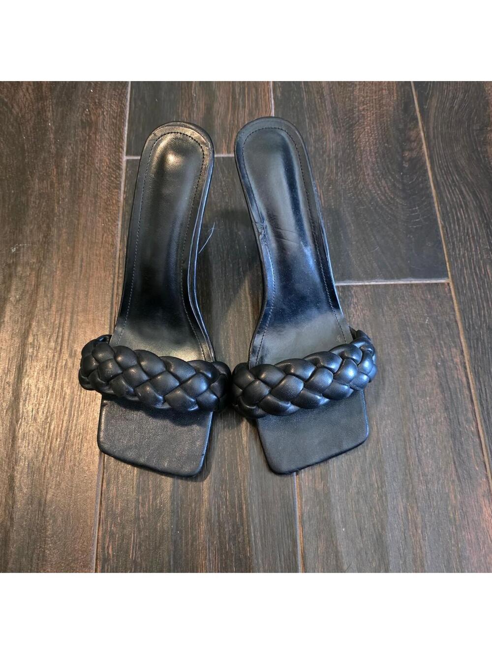 Women's Black Court